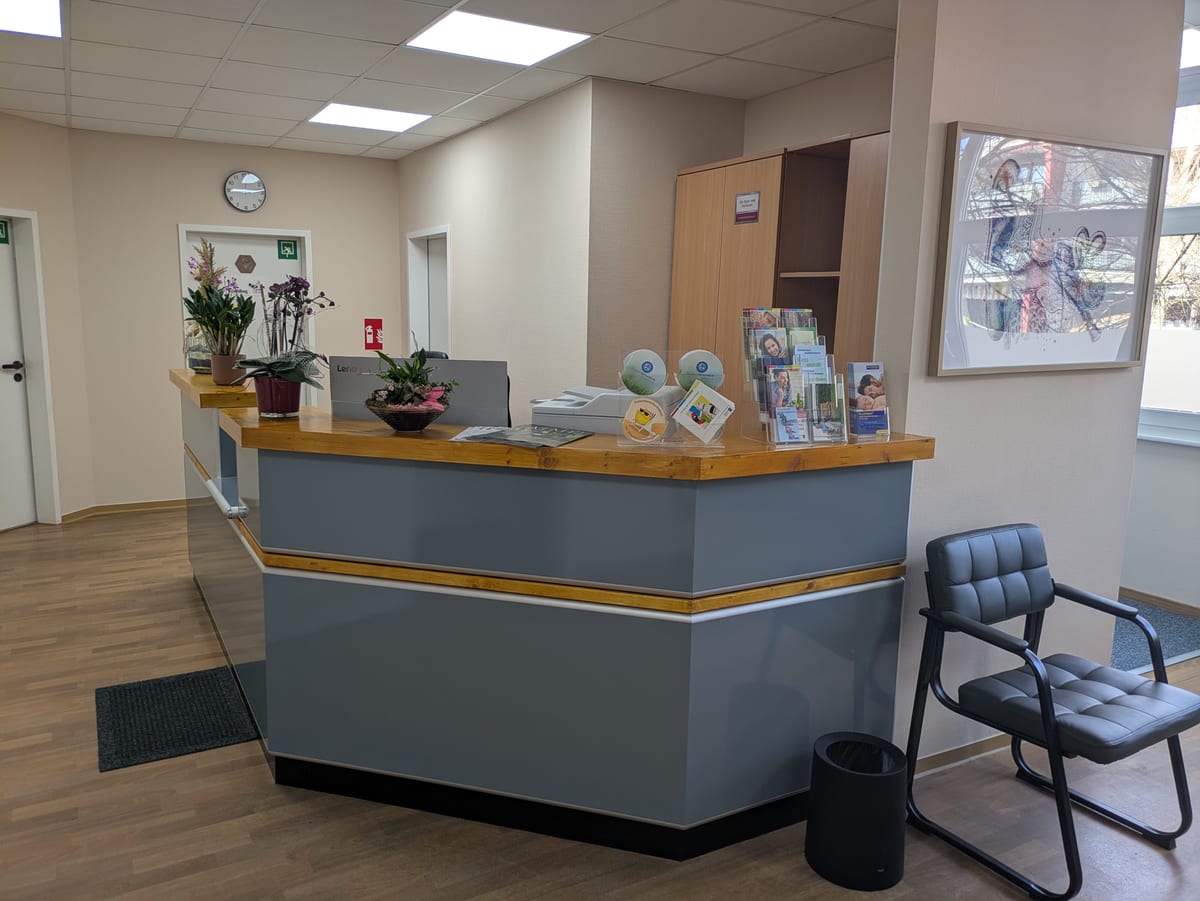 Empfangsbereich der HNO-Praxis Dr. med. Tabea Steffen